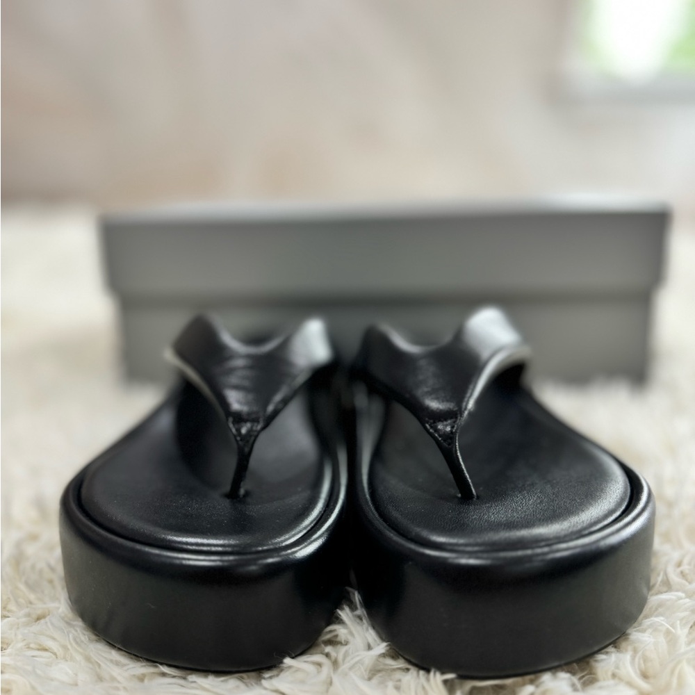 Balenciaga leather slide sandals 🔥🔥 - Picture 2 of 8